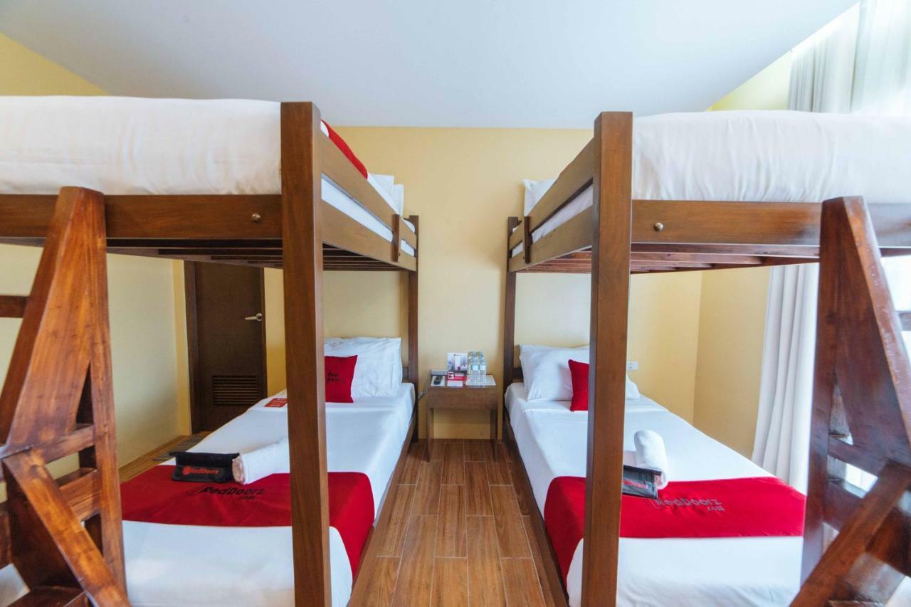 Reddoorz Premium Near Health Centrum Banica Roxas City Kültér fotó